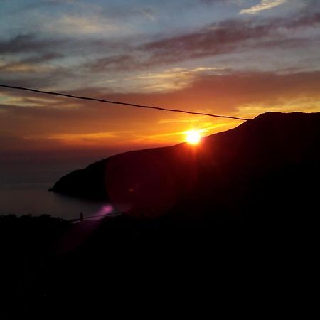 Agriturismo Orto Dei Rolli โมเนเลีย ภายนอก รูปภาพ