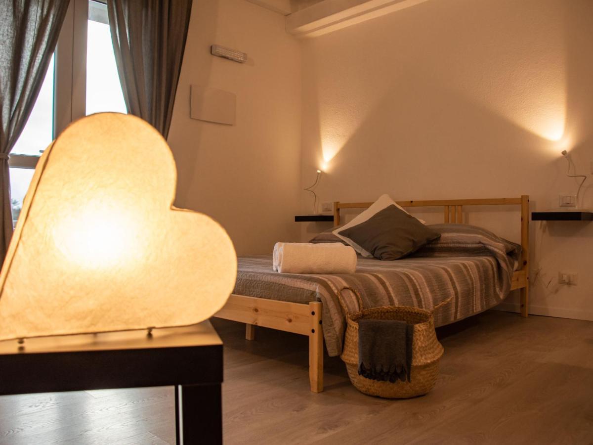 Agriturismo Orto Dei Rolli โมเนเลีย ภายนอก รูปภาพ